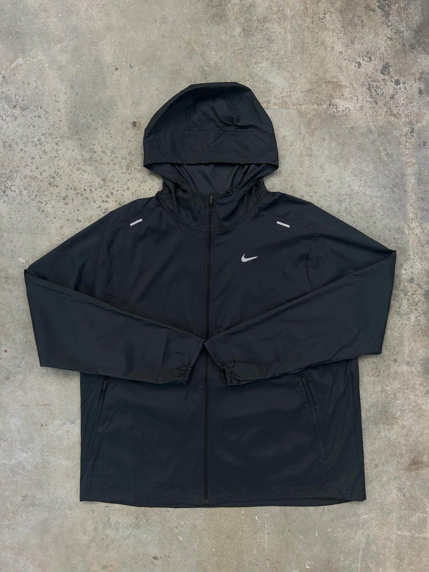 windrunner jacket - black