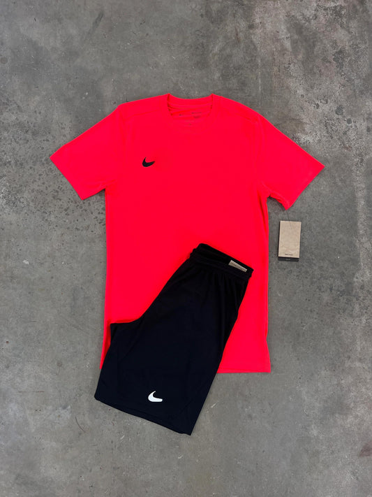 NKE SET "Crimson & Black